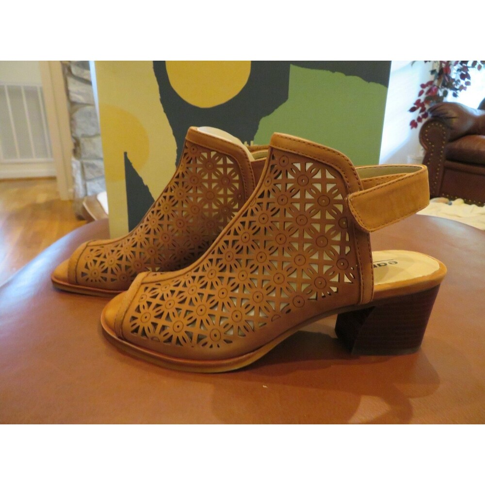NWT Womens Sand Brown Earth Murano Mist Sandals, 8.5